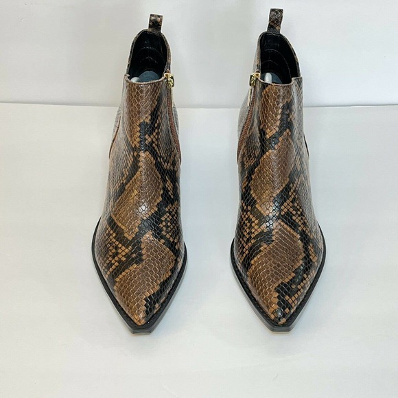Marc Fisher Obrra tan snakeskin pointed toe ankle bootie Zip Up Sz 8 Western - Picture 3 of 10